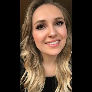 Meet your Posher, Claudia